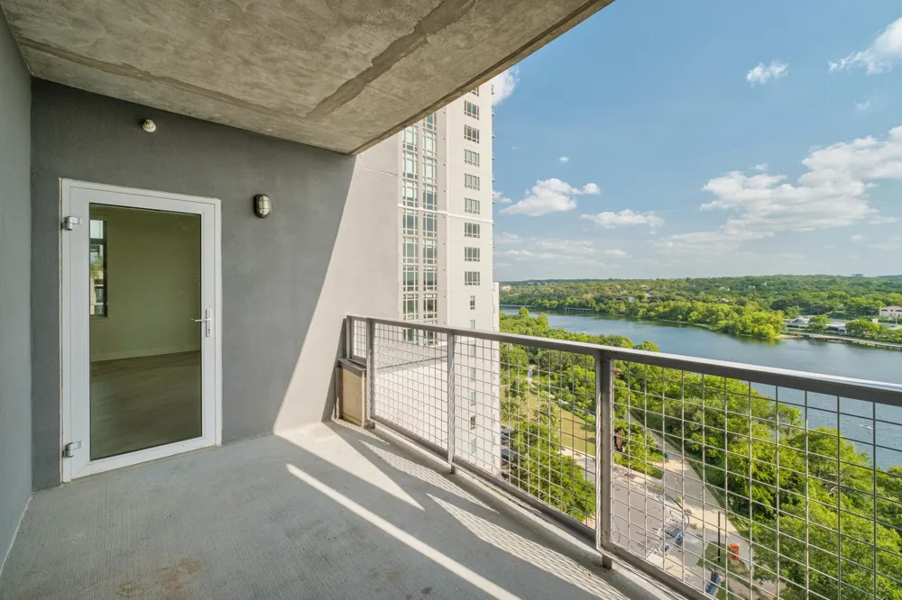 54 Rainey Street #1201 Austin, TX 78701