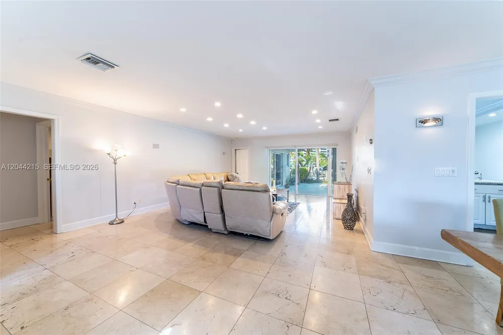 13140 Coronado Dr North Miami, FL 33181
