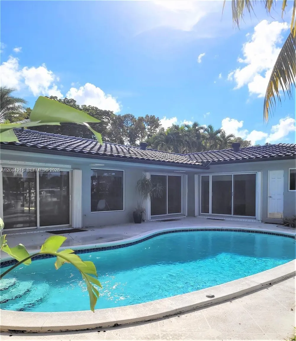 13140 Coronado Dr North Miami, FL 33181