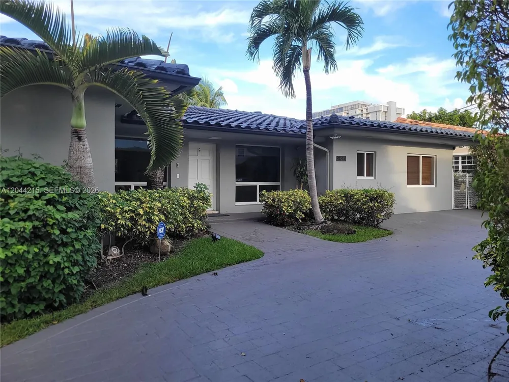 13140 Coronado Dr North Miami, FL 33181