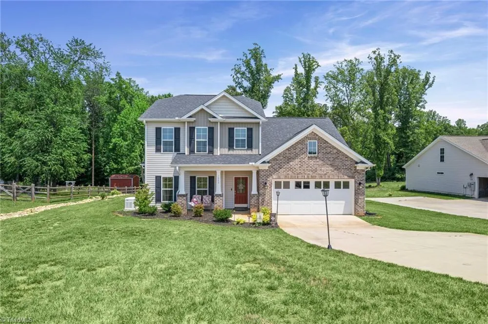 1523 Chickasha Drive Pfafftown, NC 27040