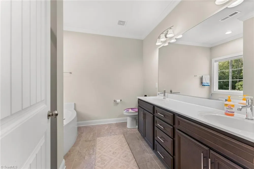 1523 Chickasha Drive Pfafftown, NC 27040