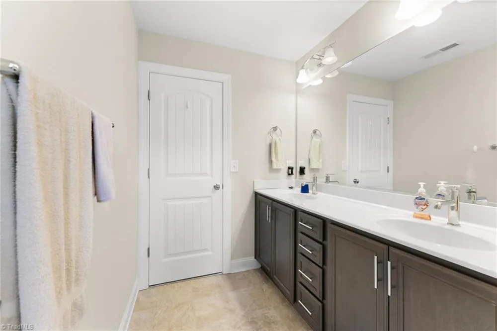 1523 Chickasha Drive Pfafftown, NC 27040
