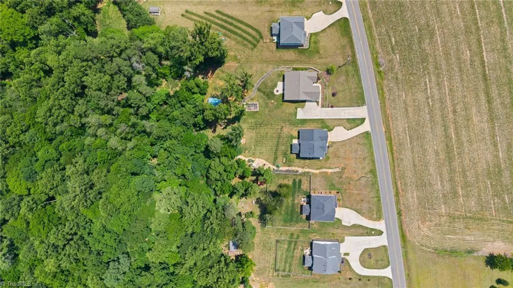 1523 Chickasha Drive Pfafftown, NC 27040