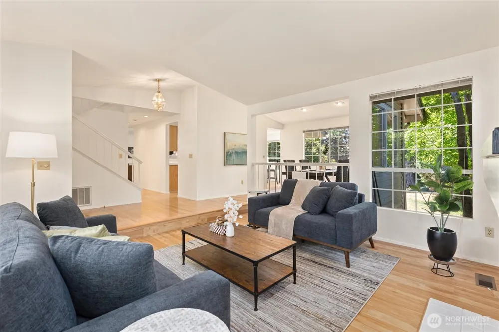 6631 114th Avenue SE Bellevue, WA 98006