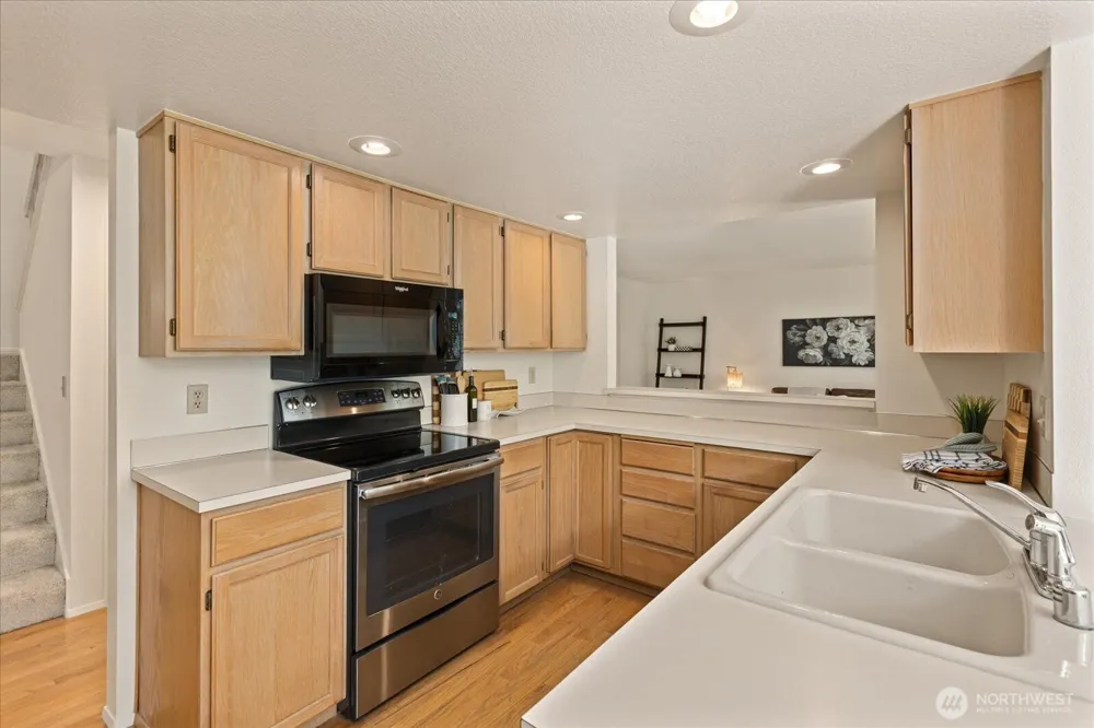 6631 114th Avenue SE Bellevue, WA 98006