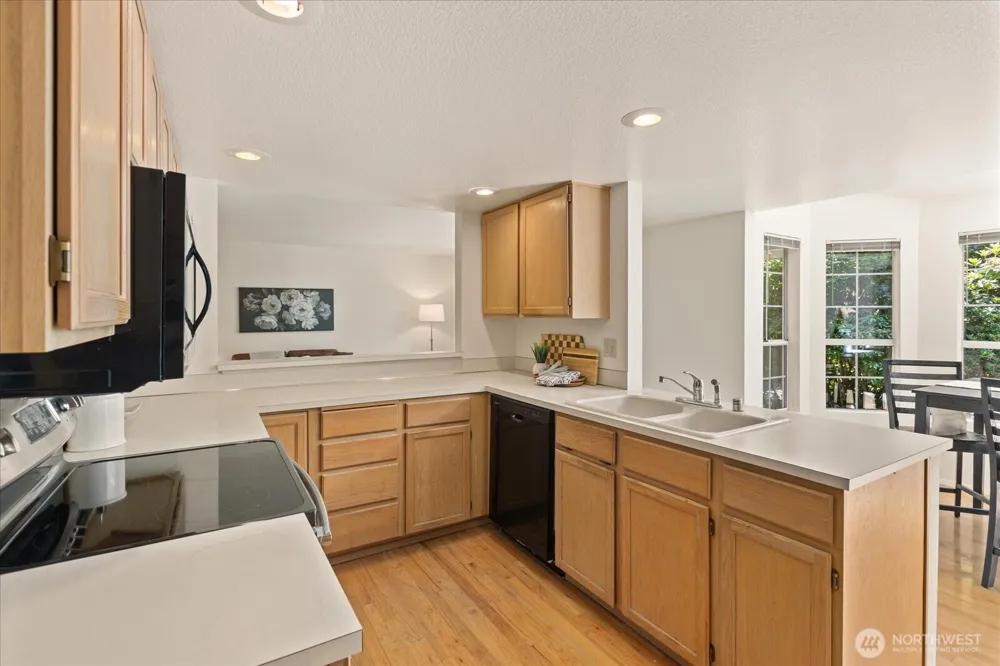 6631 114th Avenue SE Bellevue, WA 98006