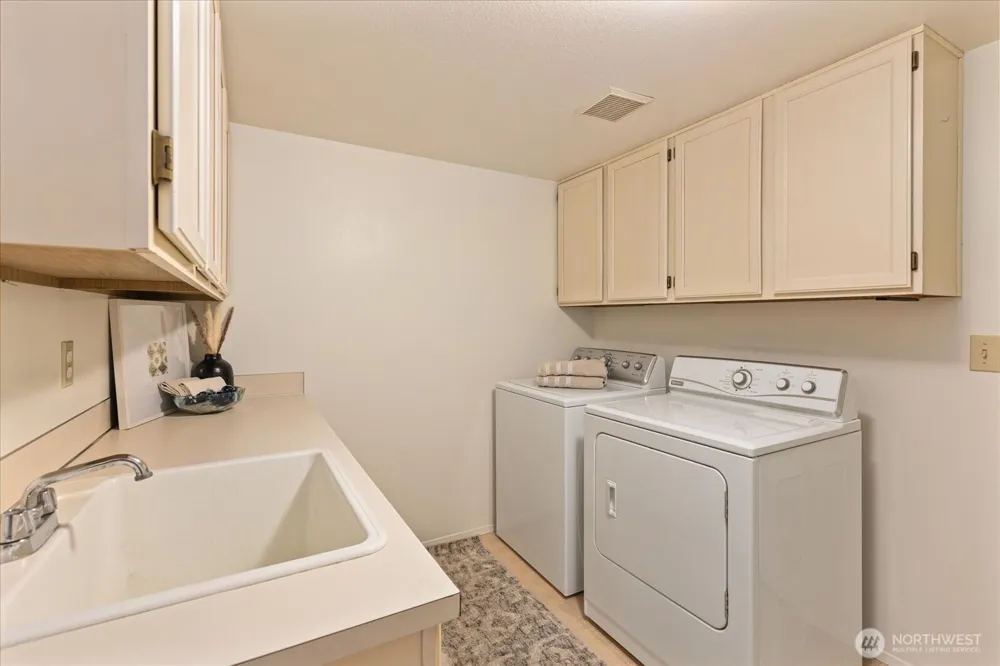 6631 114th Avenue SE Bellevue, WA 98006