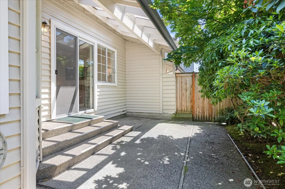 6631 114th Avenue SE Bellevue, WA 98006