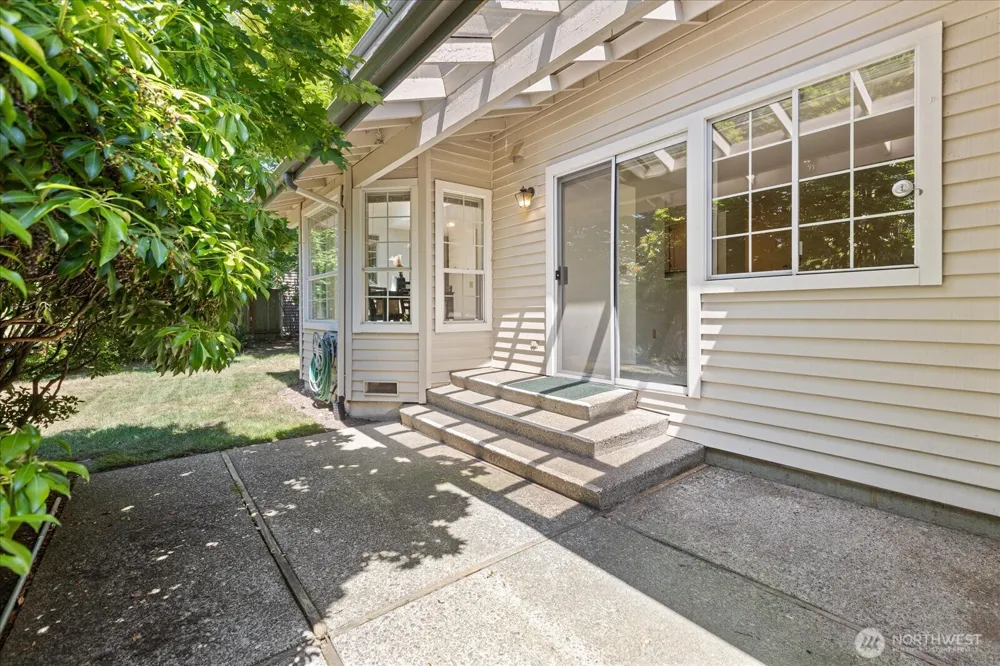 6631 114th Avenue SE Bellevue, WA 98006