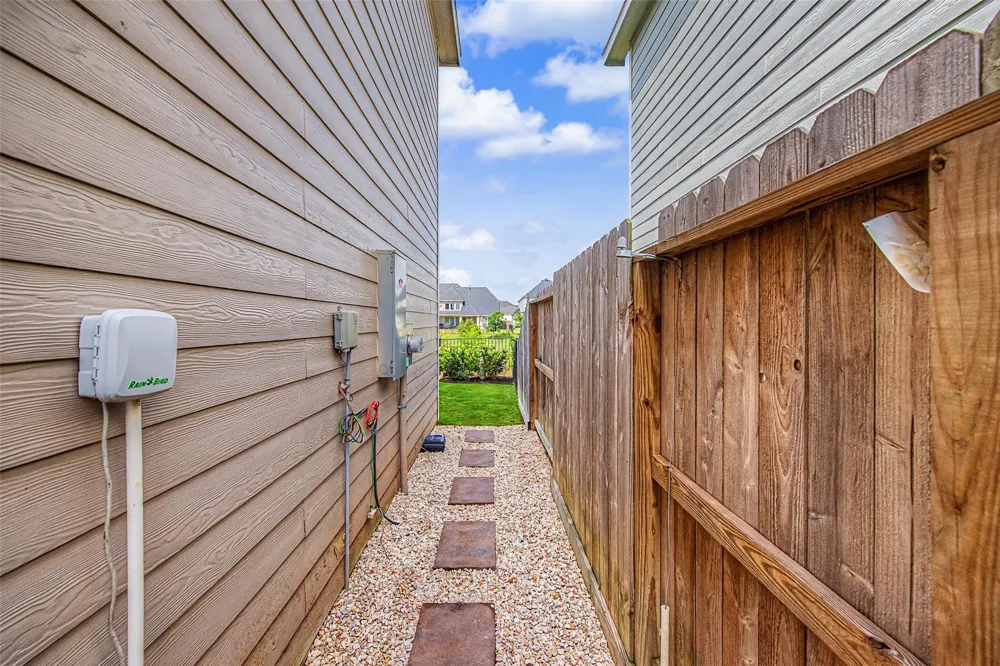 5630 Amber Brook Lane Fulshear, TX 77441