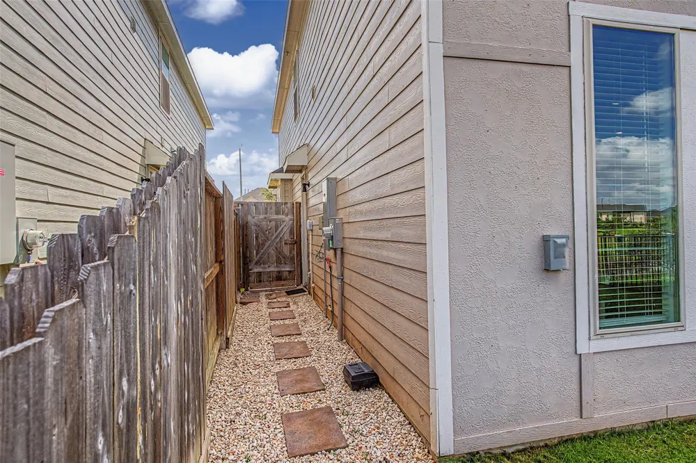 5630 Amber Brook Lane Fulshear, TX 77441