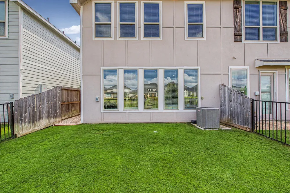 5630 Amber Brook Lane Fulshear, TX 77441