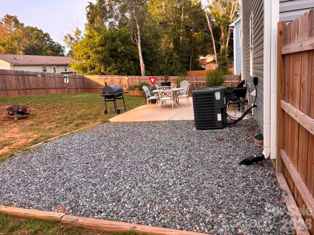 606 E Carpenter Street Dallas, NC 28034