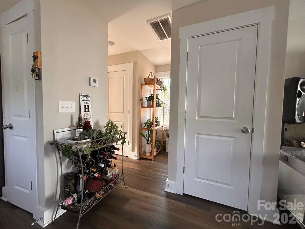 606 E Carpenter Street Dallas, NC 28034