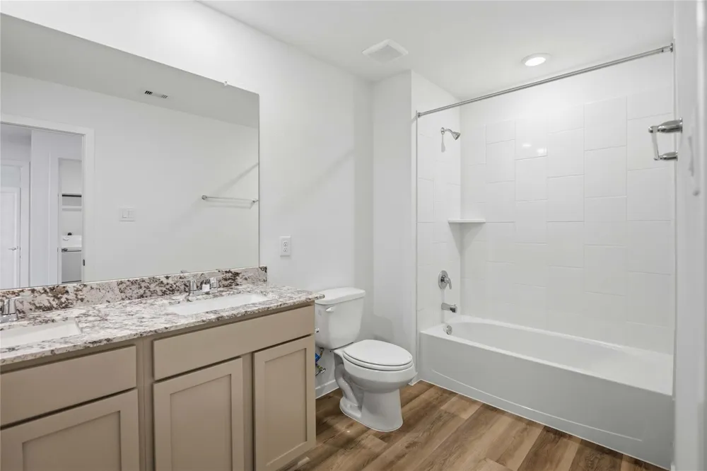 5114 Greengrass Willow Way Houston, TX 77048
