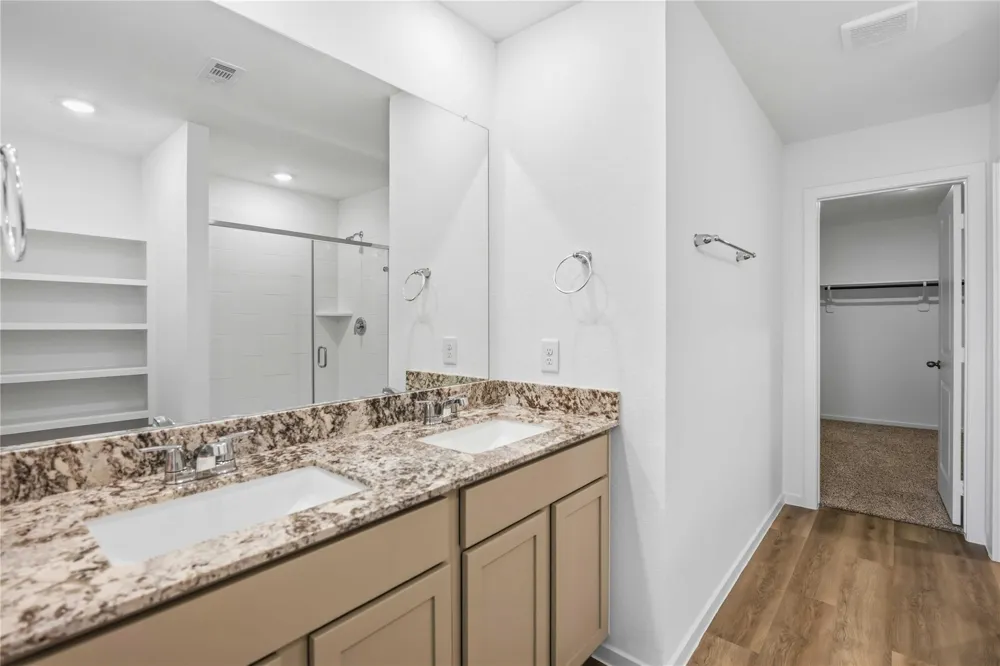 5114 Greengrass Willow Way Houston, TX 77048