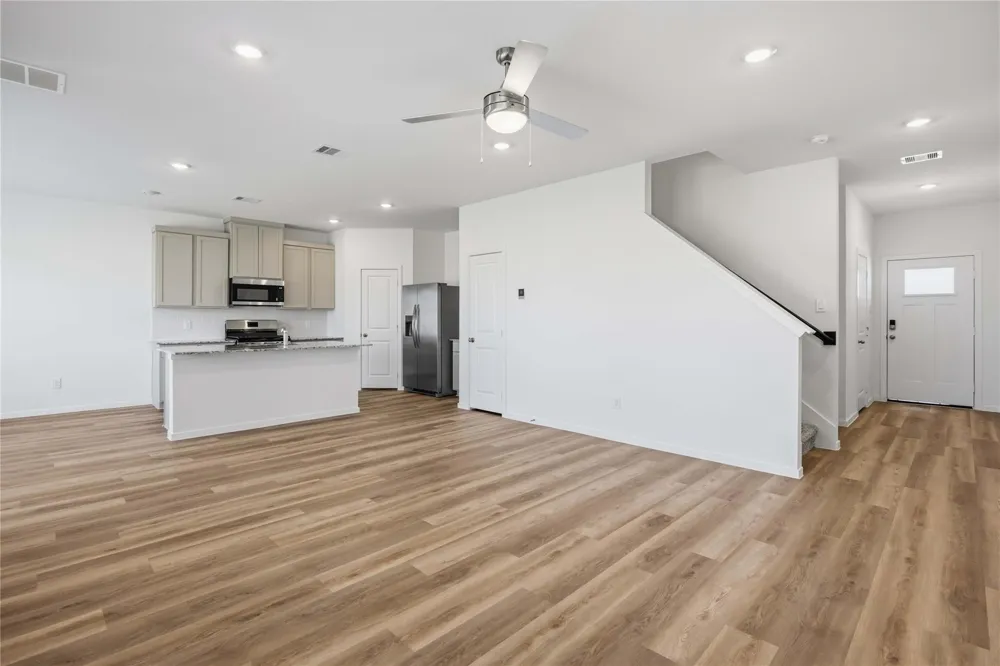 5114 Greengrass Willow Way Houston, TX 77048