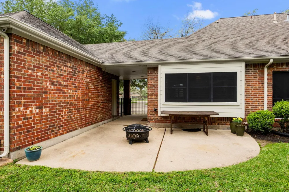 5210 Weston Drive Weston Lakes, TX 77441