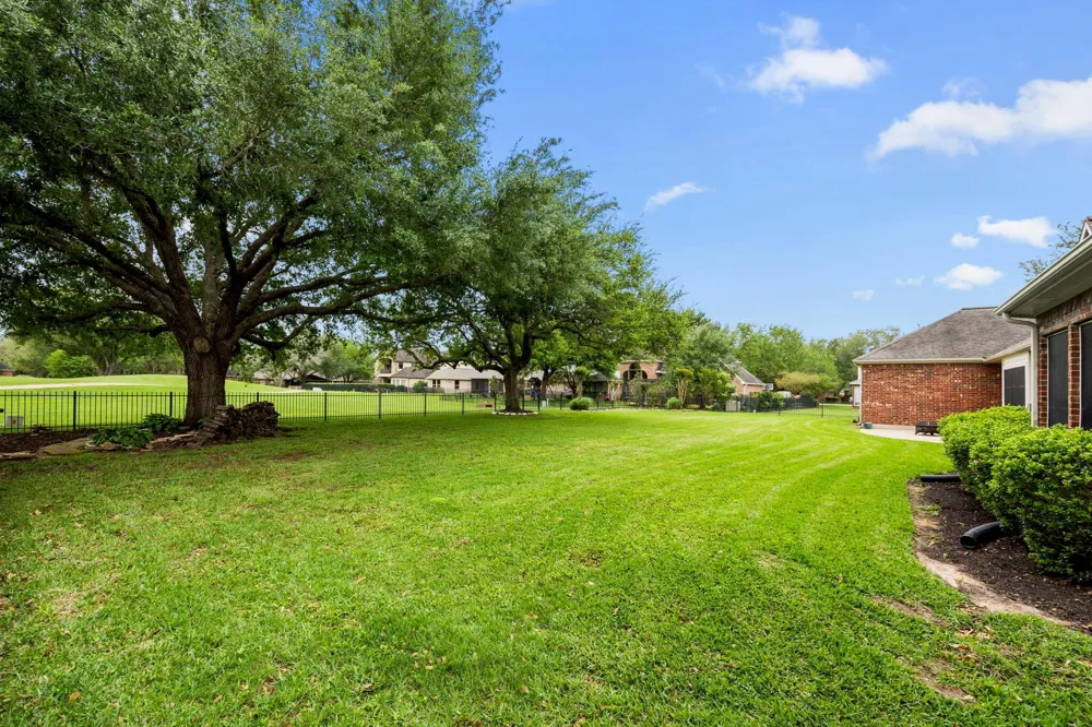 5210 Weston Drive Weston Lakes, TX 77441