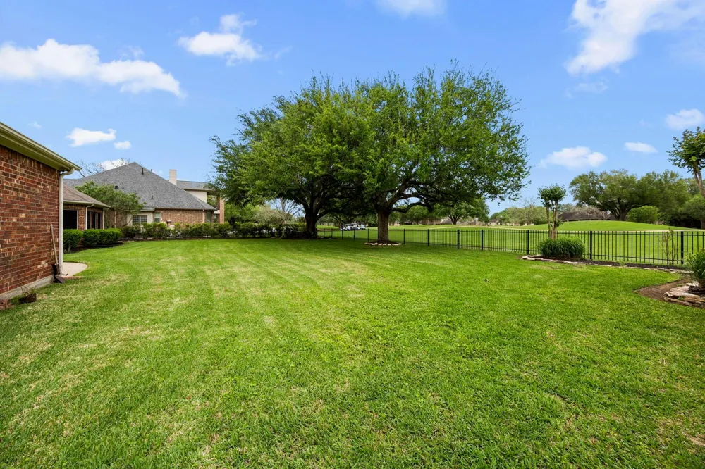 5210 Weston Drive Weston Lakes, TX 77441