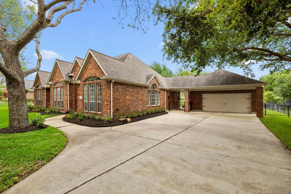 5210 Weston Drive Weston Lakes, TX 77441