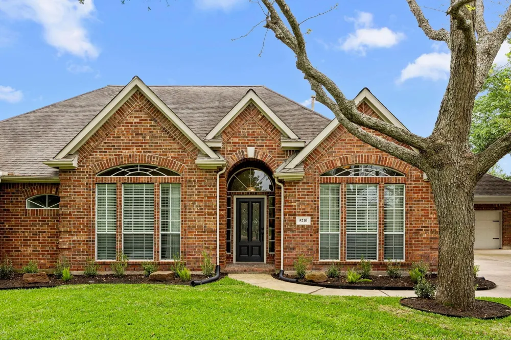 5210 Weston Drive Weston Lakes, TX 77441