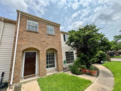 2002 Gentryside Drive #103