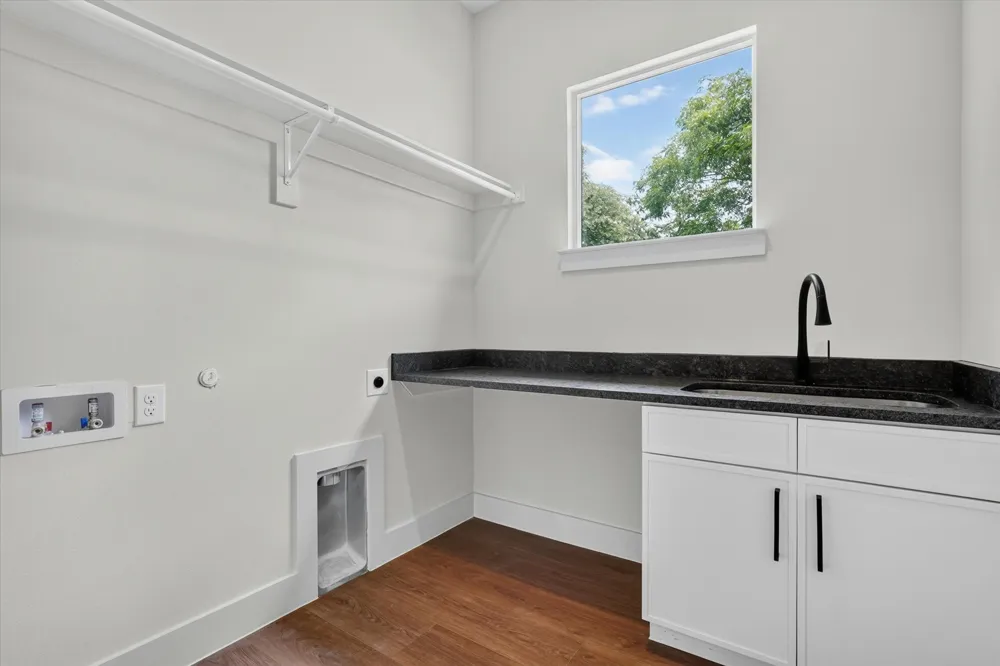 3210 Carpenter Avenue Dallas, TX 75215