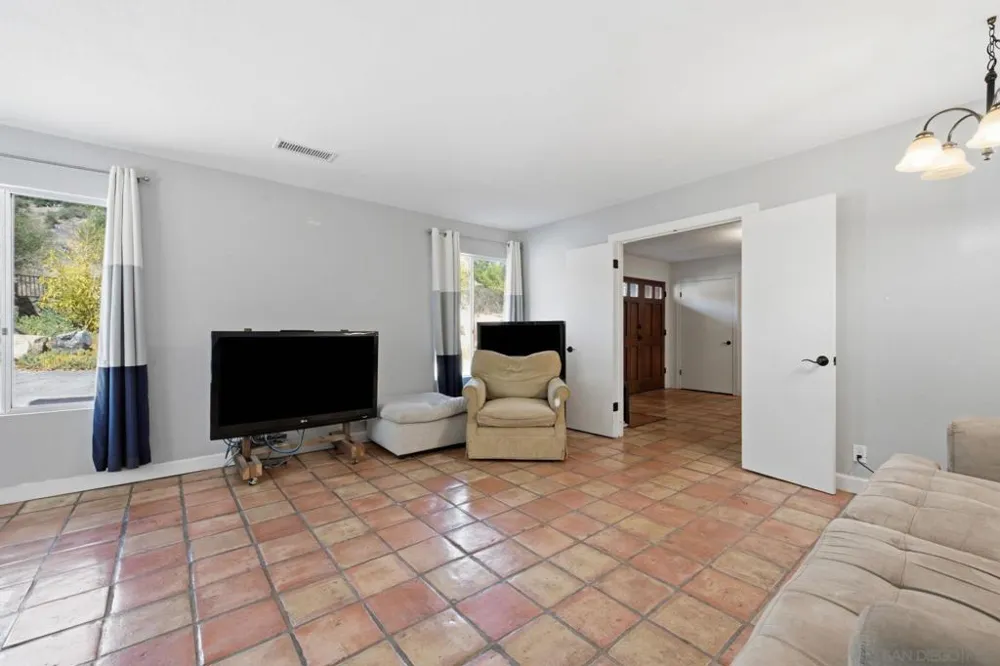 11248 Calle Oro Verde Valley Center, CA 92082