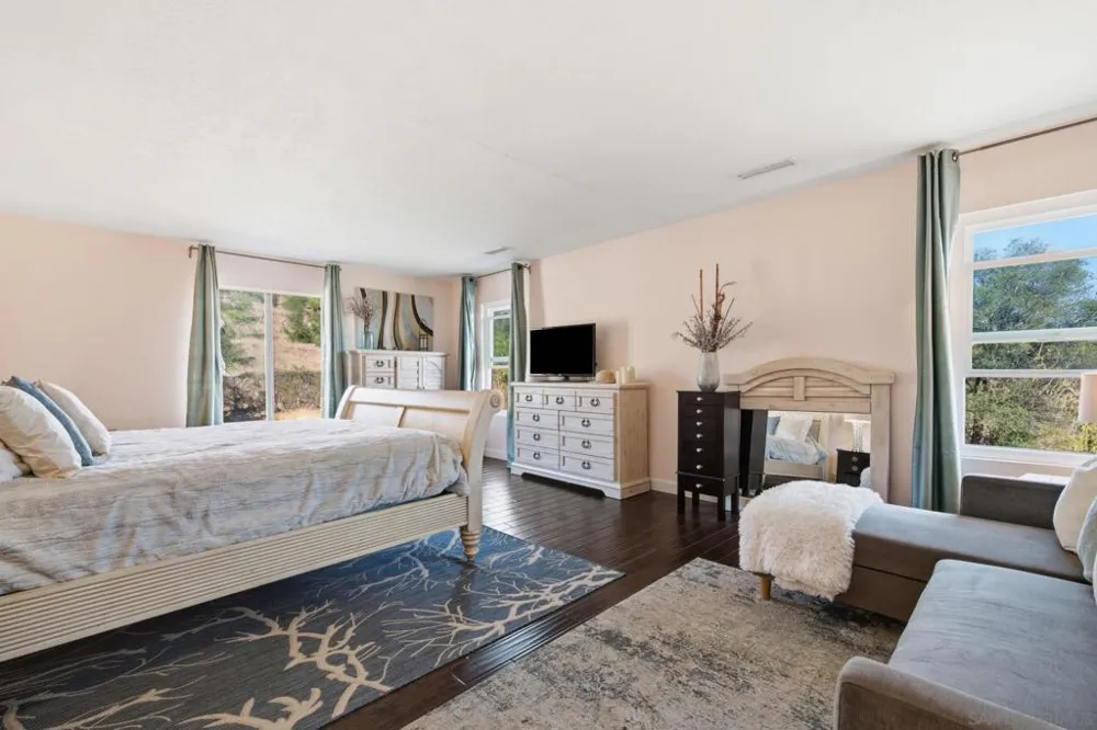 11248 Calle Oro Verde Valley Center, CA 92082