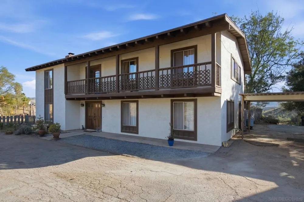 11248 Calle Oro Verde Valley Center, CA 92082