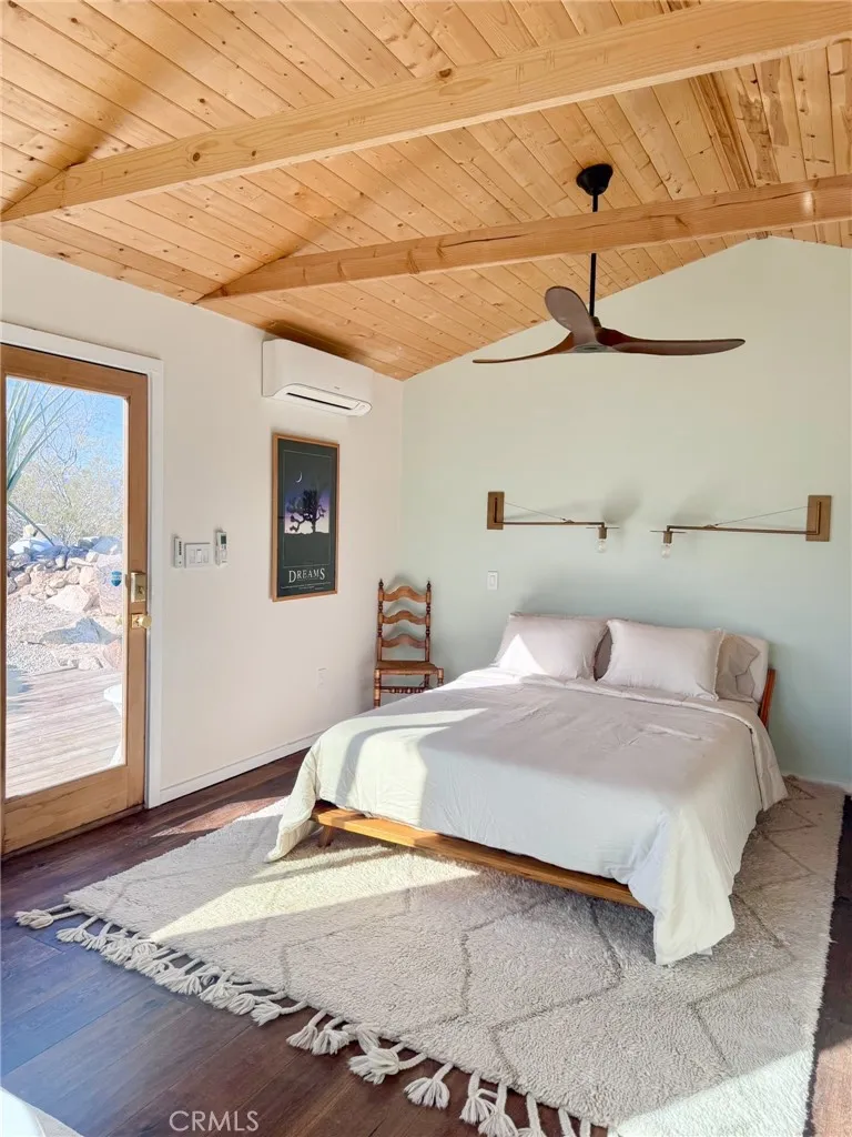 2432 Hilltop Joshua Tree, CA 92252