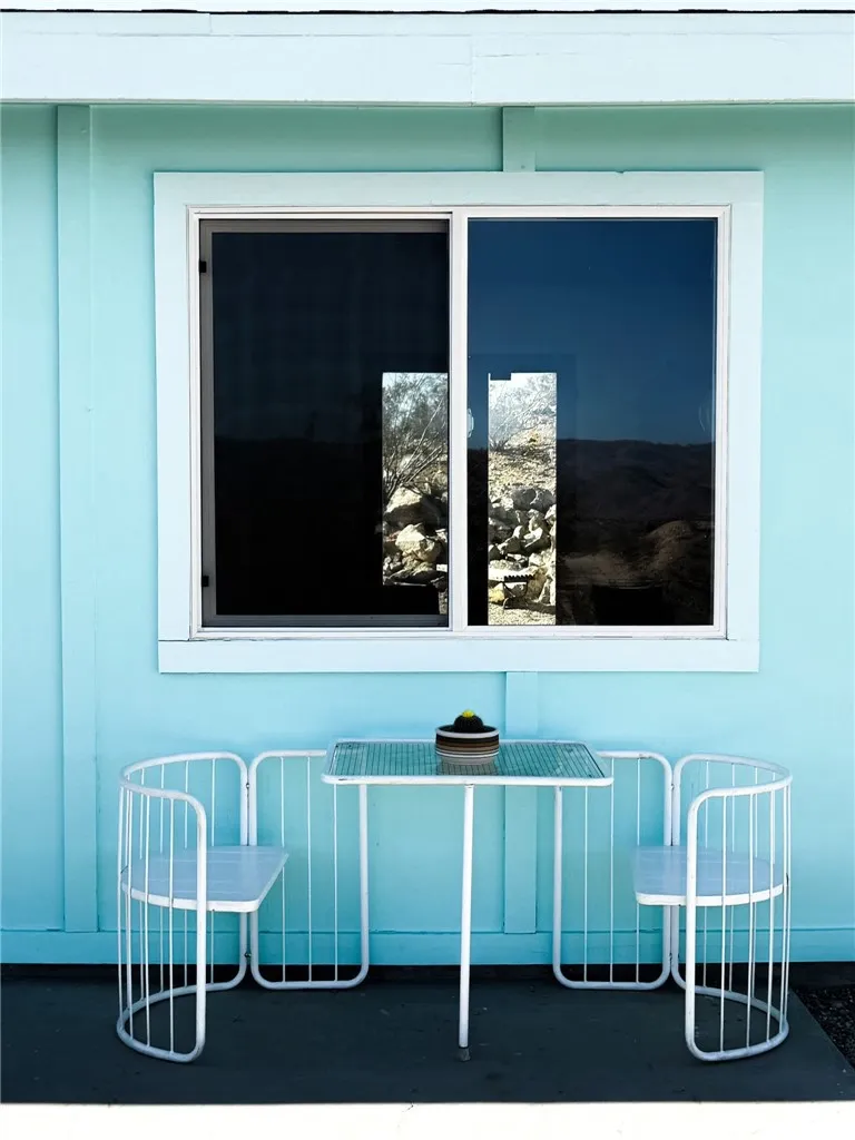 2432 Hilltop Joshua Tree, CA 92252