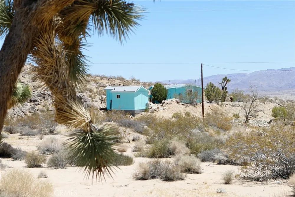 2432 Hilltop Joshua Tree, CA 92252