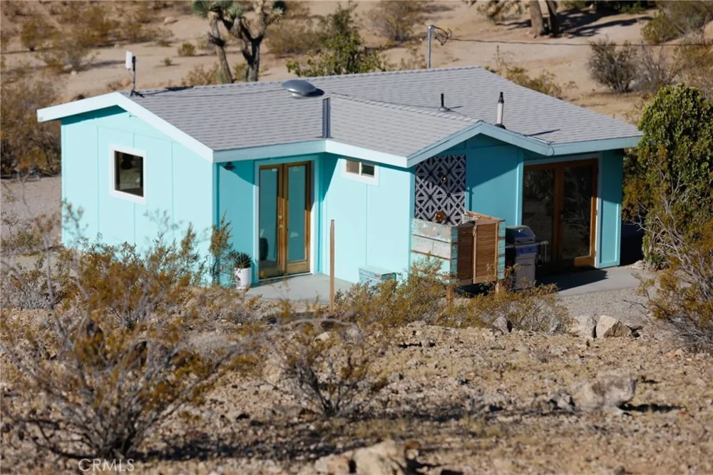 2432 Hilltop Joshua Tree, CA 92252