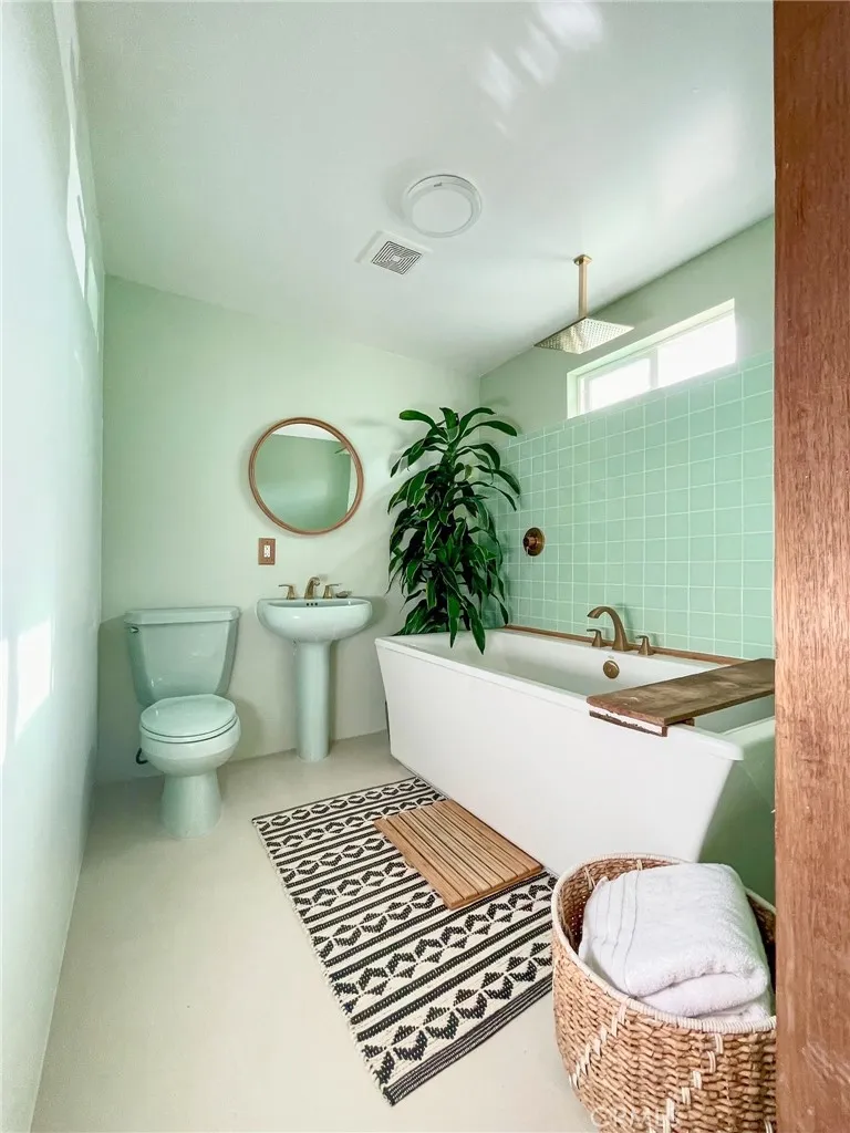 2432 Hilltop Joshua Tree, CA 92252