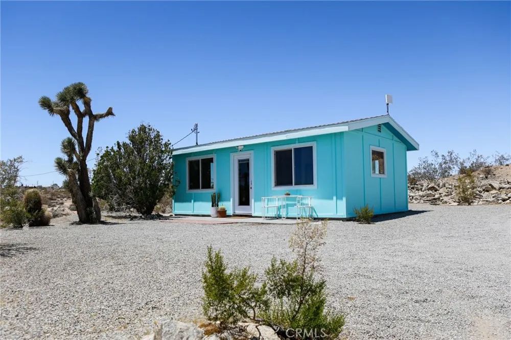 2432 Hilltop Joshua Tree, CA 92252