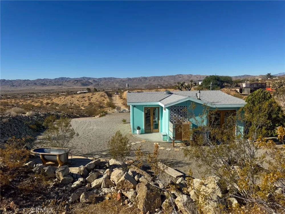 2432 Hilltop Joshua Tree, CA 92252