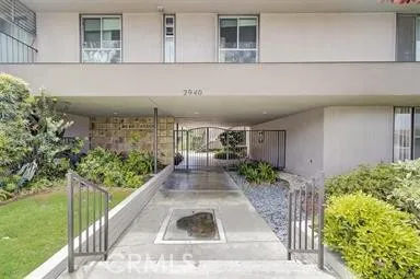 2940 W Carson #121