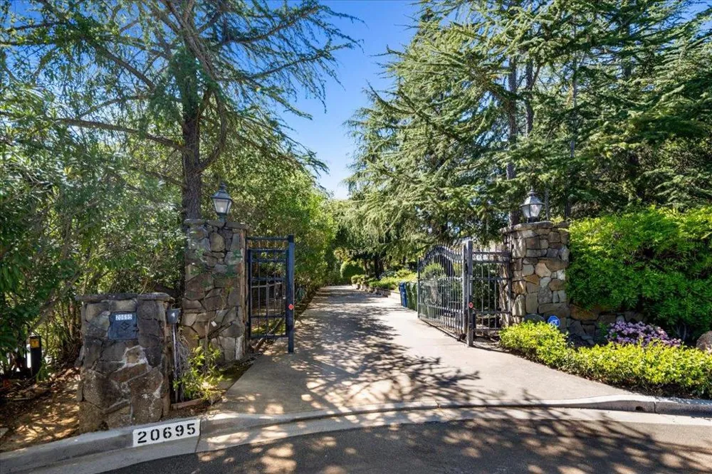 20695 Rice Court Saratoga, CA 95070
