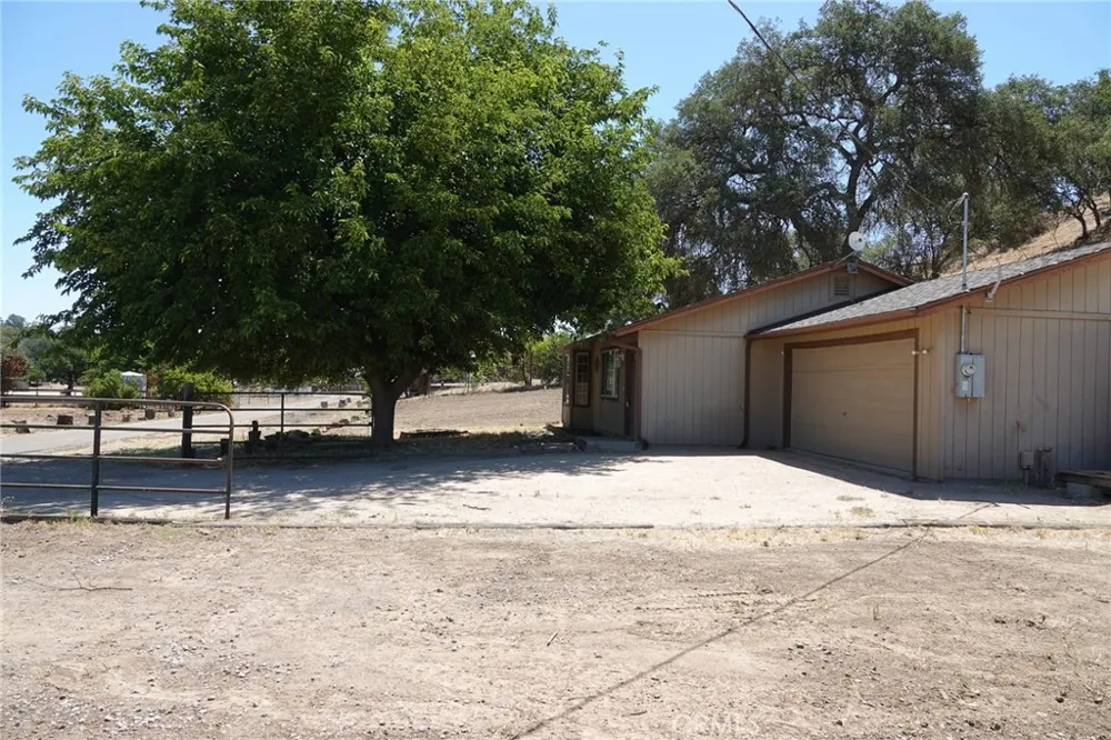 7950 Blue Moon Road Paso Robles, CA 93446