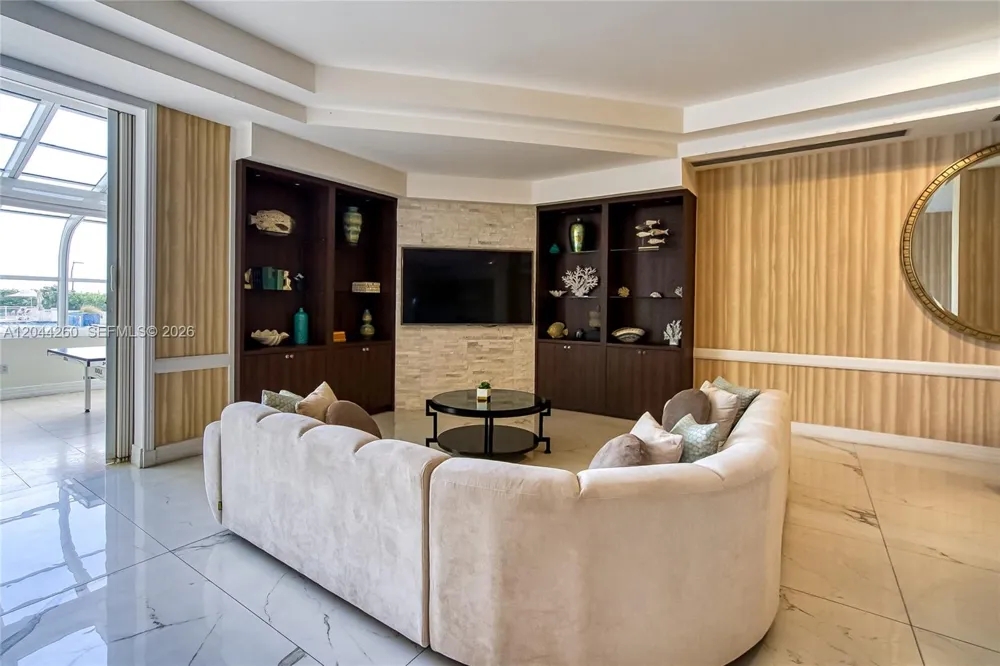 6917 Collins Ave #1012 Miami Beach, FL 33141