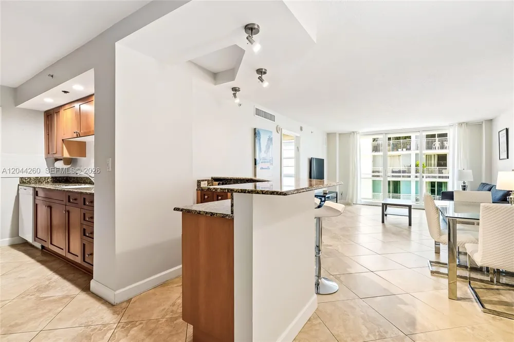 6917 Collins Ave #1012 Miami Beach, FL 33141