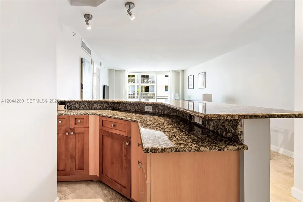 6917 Collins Ave #1012 Miami Beach, FL 33141