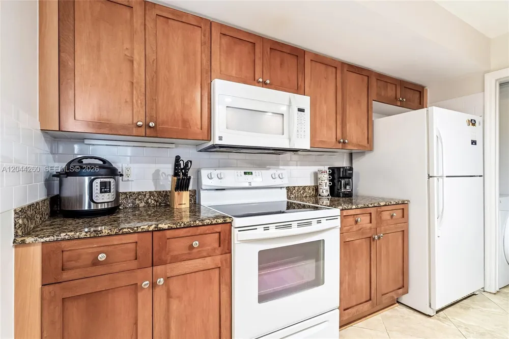 6917 Collins Ave #1012 Miami Beach, FL 33141