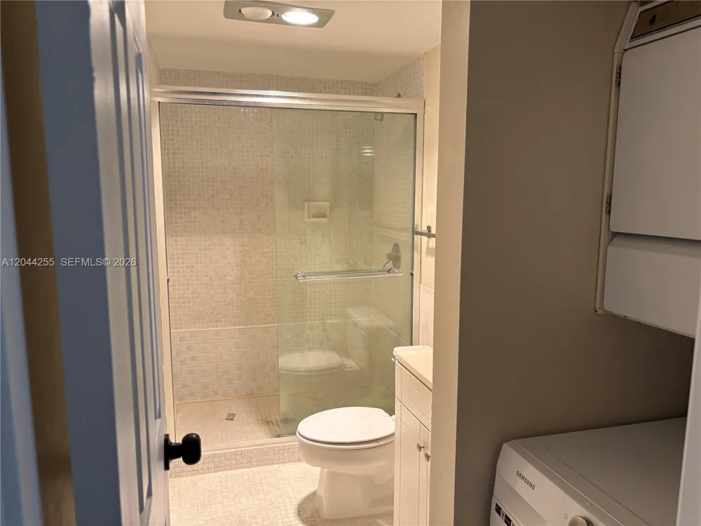 3701 Country Club Dr #207 Aventura, FL 33180