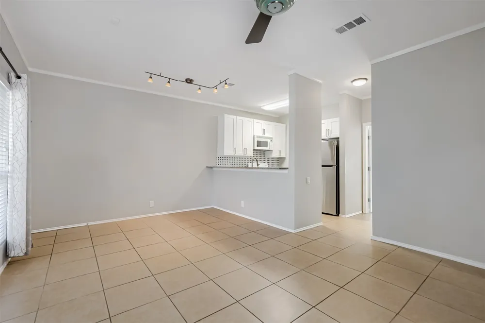 802 S 1st Street #206 Austin, TX 78704