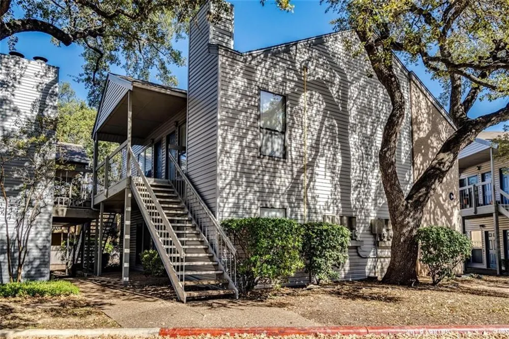 802 S 1st Street #206 Austin, TX 78704