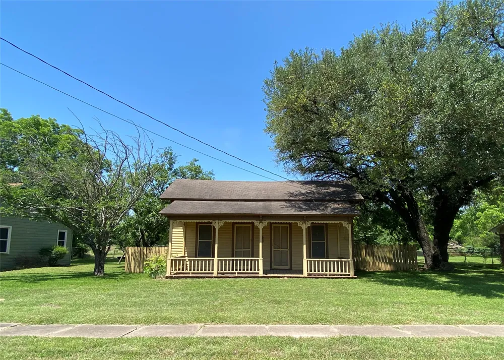 516 S Mckinney Street Mexia, TX 76667
